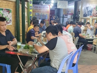 khách hàng cuối tuần thứ 7