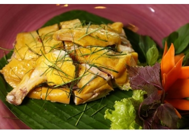 Gà hấp lá chanh
